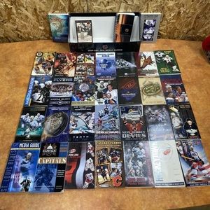 2000-2001 NHL Media Guide Set 30 teams Rule book media directory Leafs Red wings